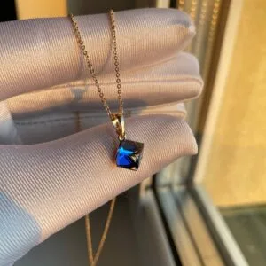 Pakabukas su Swarovski kristalais