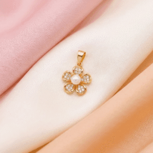 Paauksuotas pakabukas su fianitais